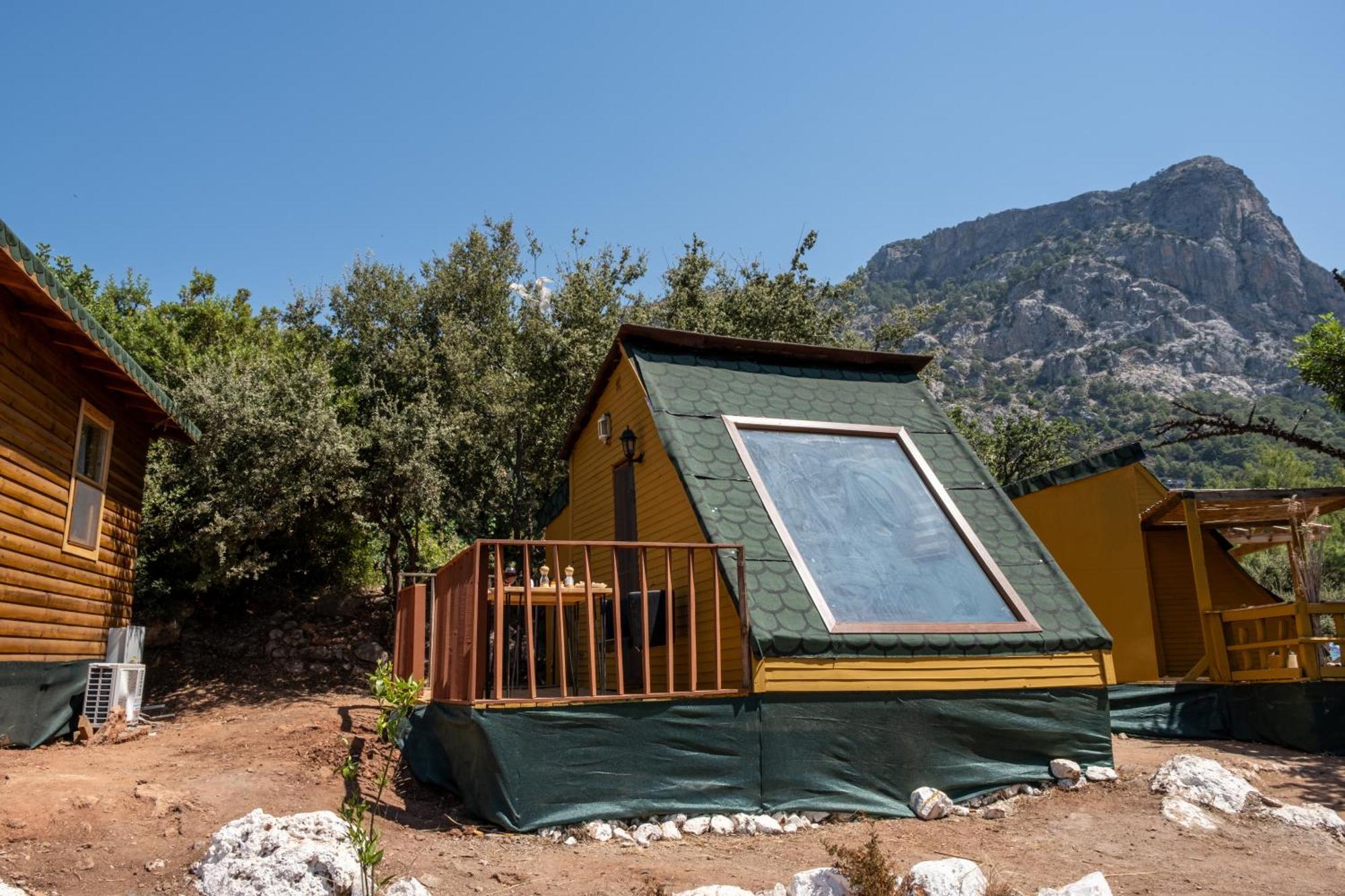 法拉尔雅 Goat Bungalow And Camping酒店 外观 照片